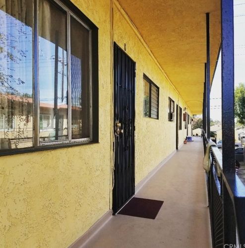 6566 Orange Ave, Long Beach, CA 90805-2470
