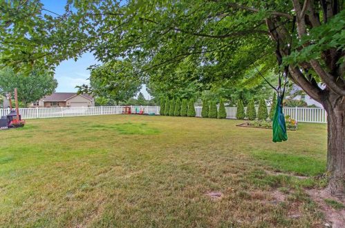 2722 Teresa Dr, Green Bay WI  54311-5586 exterior