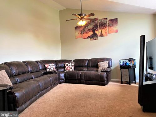 381 Lake St, Ephrata PA  17522-2456 exterior