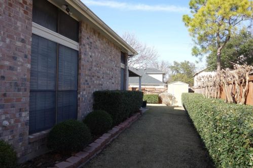 989 Downey Dr, Lewisville TX  75067-7435 exterior