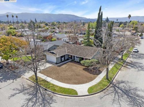 4015 Knollglen Way, San Jose, CA 95118-1832