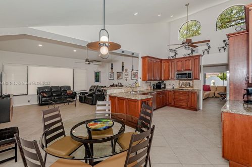 3220 37th St, Hollywood FL  33021-2636 exterior