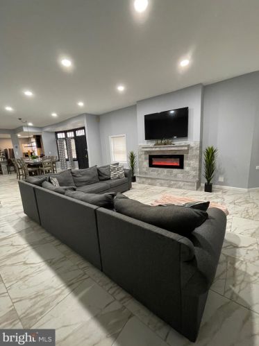 805 Main St, Norristown PA  19401-4103 exterior