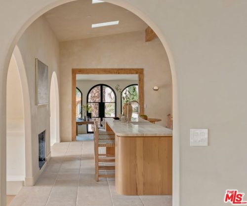 328 Poquito Ln, Topanga CA  90290-3547 exterior