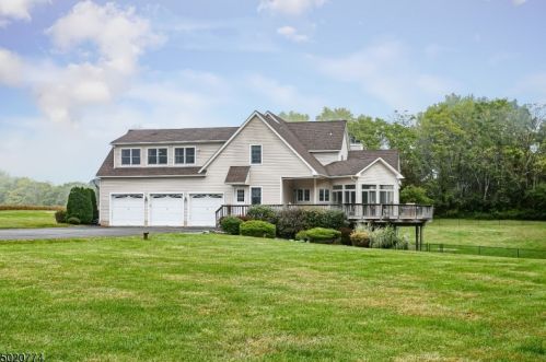 9 Crisman Rd, Columbia NJ  07832-2710 exterior