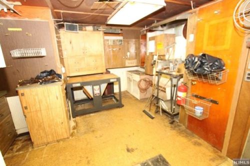 434 Harristown Rd, Ridgewood NJ  07452-2836 exterior