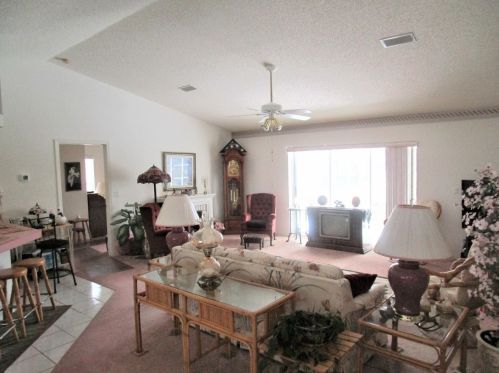 13641 Woodward Dr, Port Richey, FL 34667-6570
