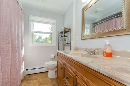 45 Ackerman St, Salem NH  03079-3401 exterior