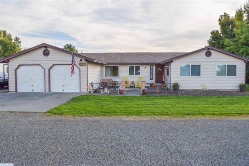 5704 Marie St, Pasco, WA 99301-2137