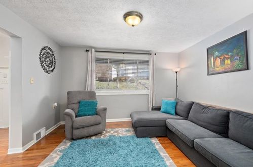 612 Hill St, Sewickley, PA 15143-1606