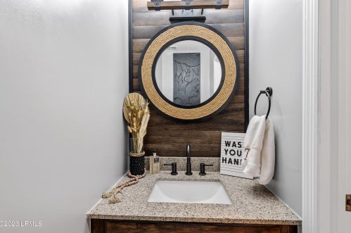 37 Royal Pines Blvd, Beaufort SC  29907-1921 exterior