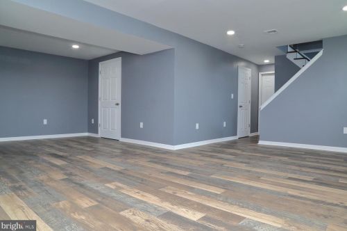 8042 Jefferson St, Hummelstown PA  17036-9319 exterior
