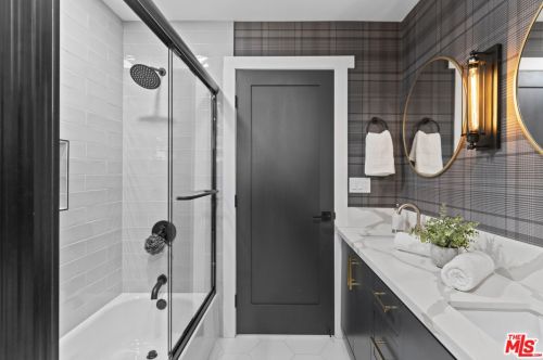 5254 Buffalo Ave, Van Nuys CA  91401-5929 exterior