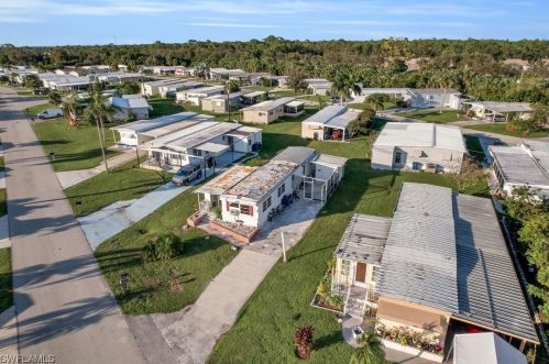 26174 Kings Rd, Bonita Springs, FL 34135-6560