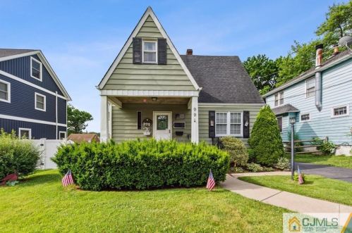 99 Craske St, Woodbridge, NJ 07095-3505