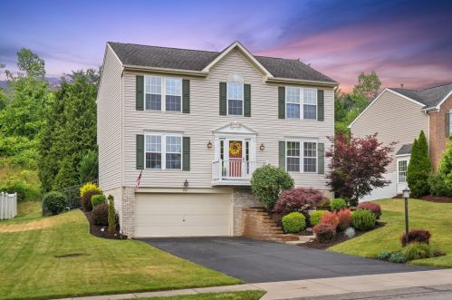 124 Dupont Dr, Mc Donald, PA 15057-2190