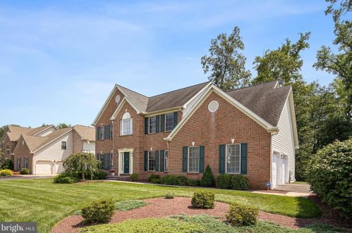 22 Bradley Dr, Wilmington, DE 19803-3147