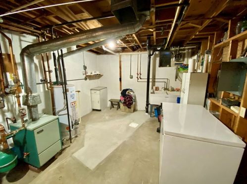 1521 Sycamore St, South Connellsville PA  15425-4954 exterior