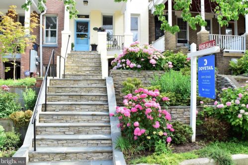 1126 Girard St, Washington, DC 20009-5324