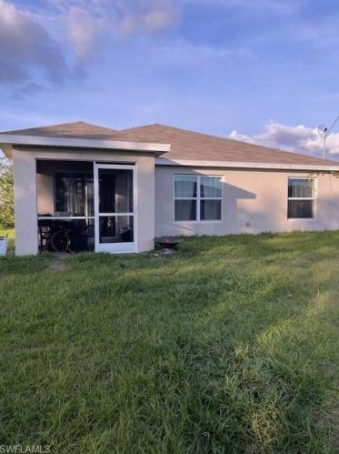 414 13th Ter, Cape Coral, FL 33990-2038