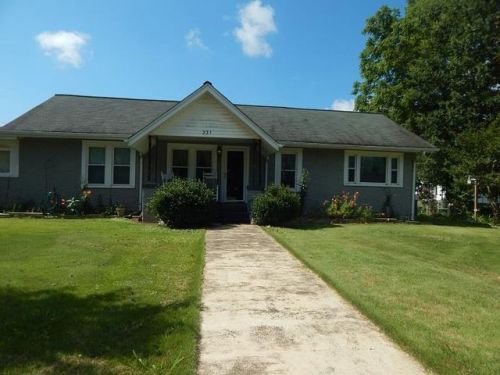 231 Debus St, Lawrenceburg, TN 38464-2504