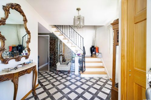 164-43 84th St, Jamaica, NY 11414-2417