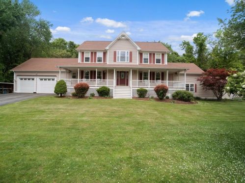 67 Pine Hill Ave, Providence, RI 02919-1402