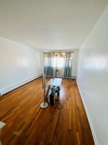 800 221st St, Bronx NY  10467-5104 exterior