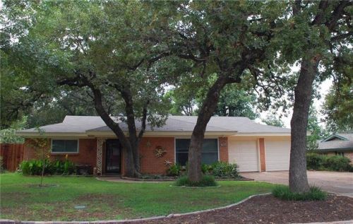 829 Patti Dr, Bedford, TX 76022-7314