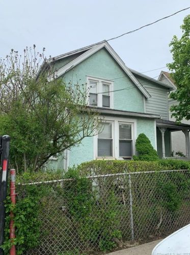 12 Orchard St, Stamford, CT 06902-6712