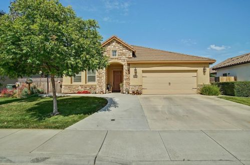 1920 Monte Vista Dr, Hollister, CA 95023-6041