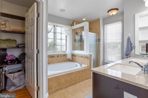 18 Elsworth Dr, Erial NJ  08081-4427 exterior