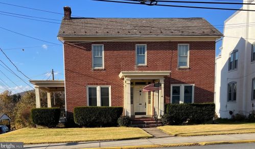 703 State St, Moselem, PA 19526-1230