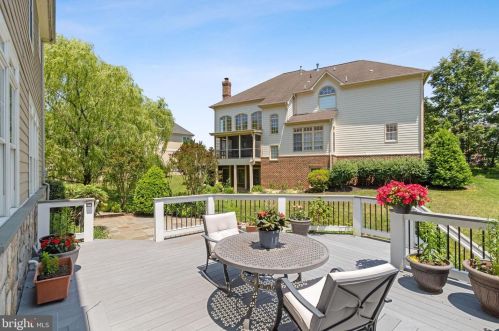 8373 Pedigrue Ct, Gainesville VA  20155-3240 exterior