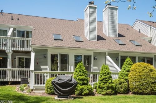 51 Manor Sq, Sparta, NJ 07871-2739