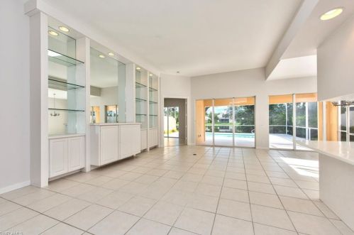 5283 Hawkesbury Way, Naples, FL 34119-9582