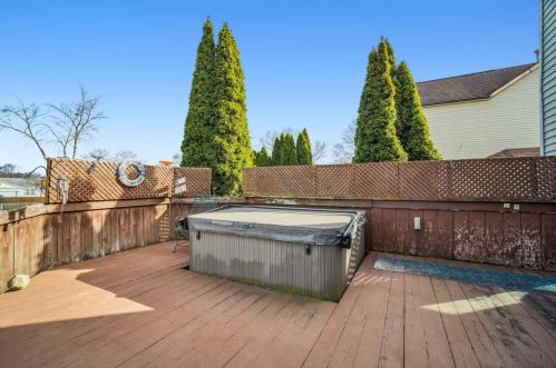 2552 Willowgate Rd, Darbydale OH  43123-1589 exterior