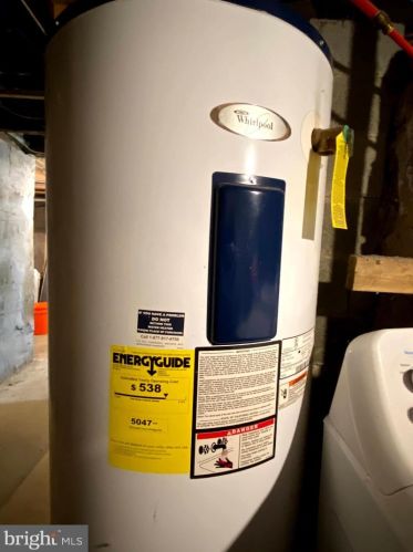 1216 Derry St, Harrisburg PA 17111-1141 exterior