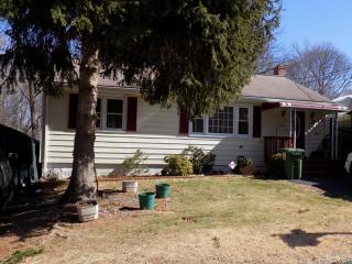 1462 Sylvan Ave, Bridgeport, CT 06611-4842