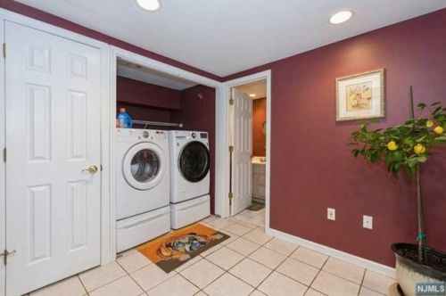 102 Pawnee Ave, Oakland NJ  07436-3724 exterior