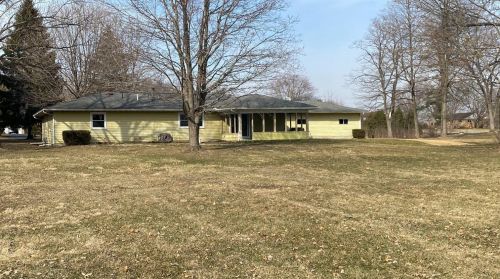 96 Division Rd, Valpo IN  46383-8014 exterior