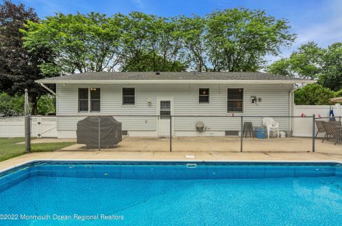 10 Trinity Pl, Jackson Twp NJ  08527-1822 exterior