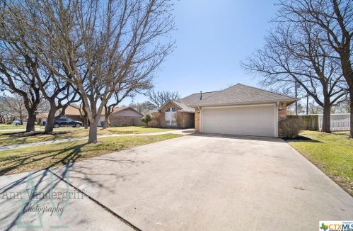 1804 Virginia Ave, Copperas Cove, TX 76522-4403