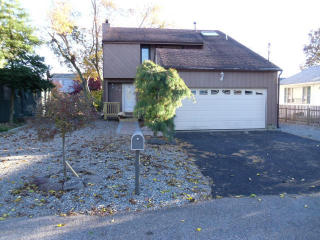 77 Pinta Ct, Bricktown, NJ 08723-5825