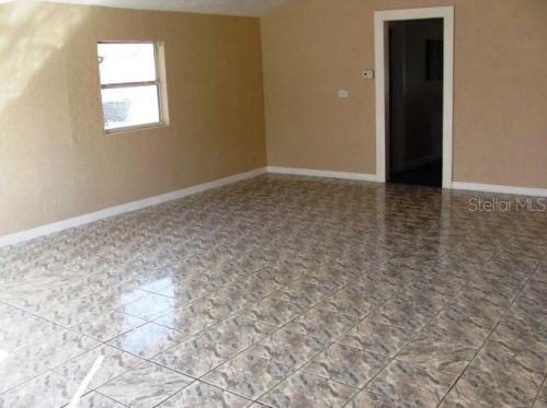 6371 76th Ave, Pinellas Park, FL 33781-3153