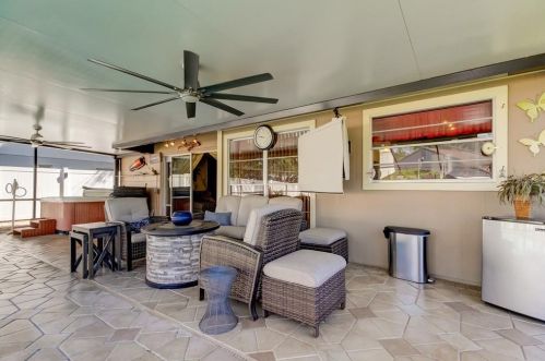 17606 Whistling Ln, Lutz FL  33549-5603 exterior