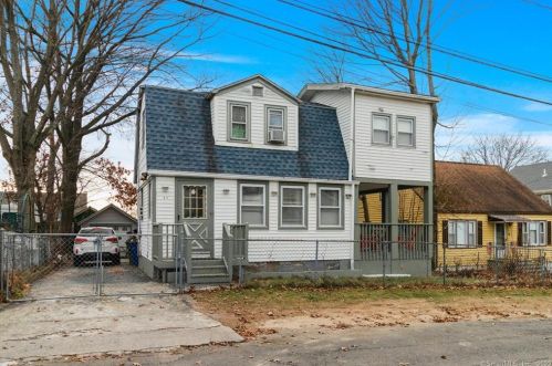 25 Evans St, Bridgeport, CT 06606-2907