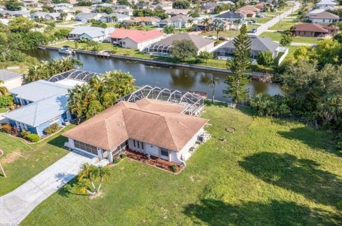206 1st Ter, Cape Coral, FL 33990-1011