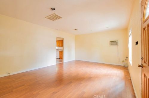 11025 Blix St, North Hollywood CA  91602-1204 exterior