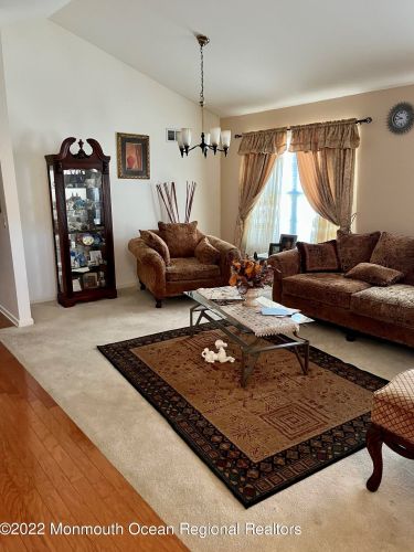 16 Wellington Ln, Lakewood, NJ 08701-5736